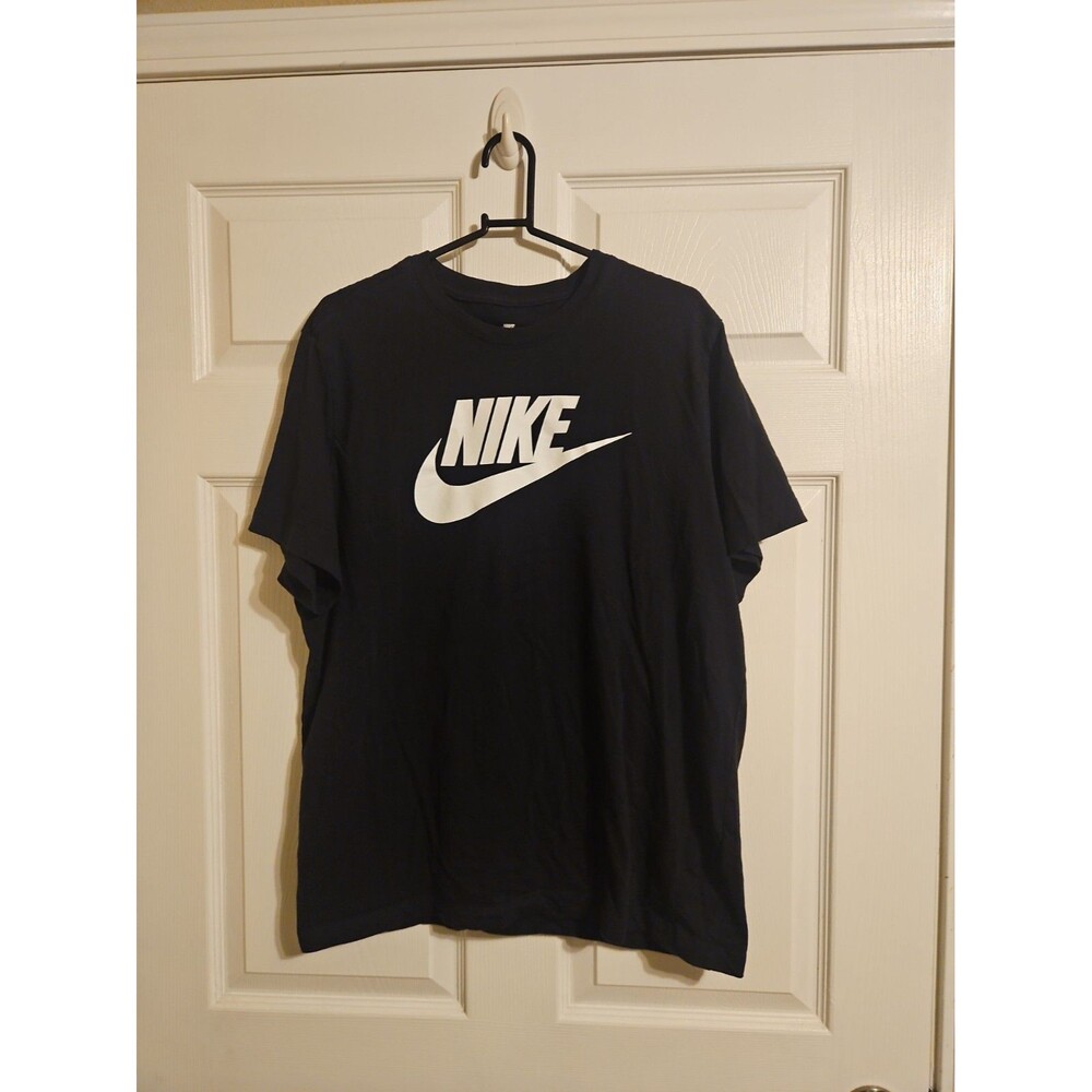 The Nike Tee Adult XL Black Short Sleeve Crewneck T-shirt Solid Big White Logo